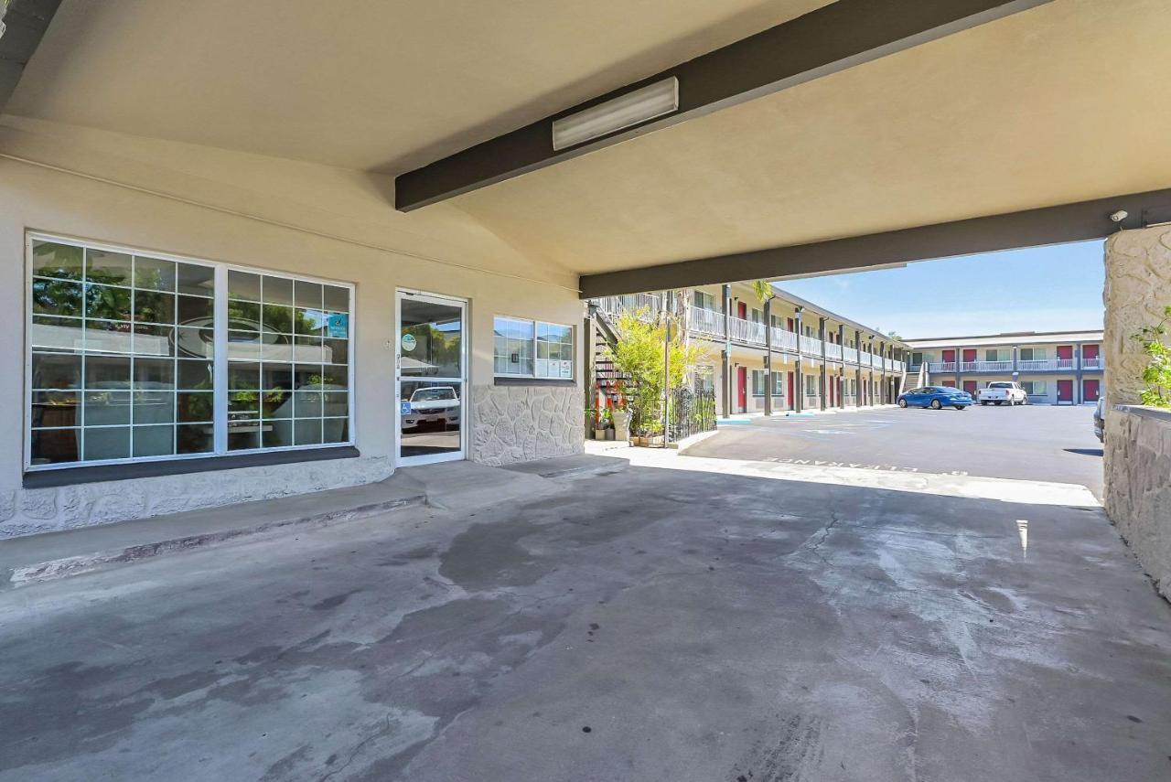 Lodge Econo Near I-5 Woodland