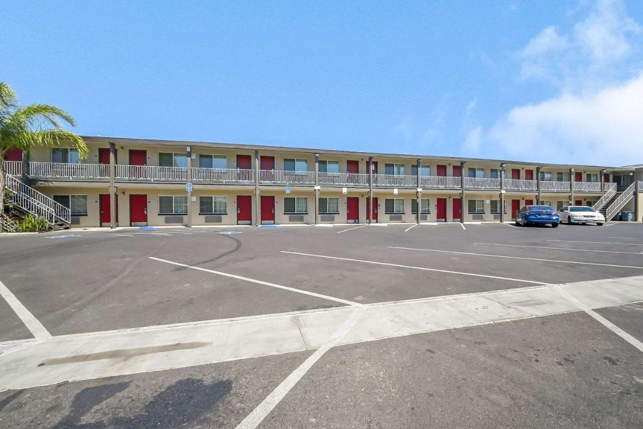 Lodge Econo Near I-5