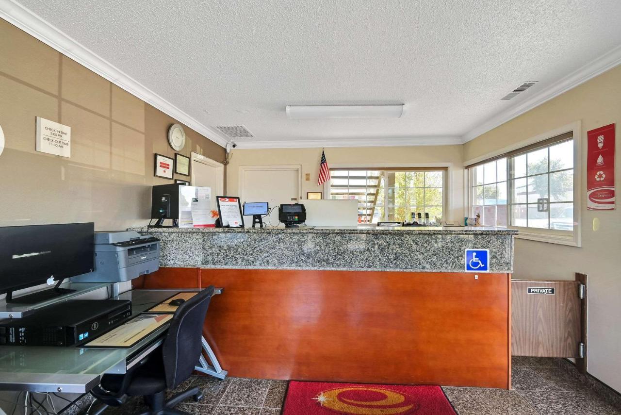 Lodge Econo Near I-5 Woodland